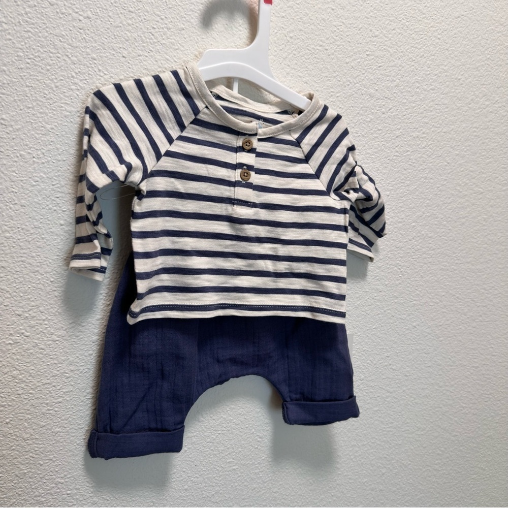 NWT Cloud Island Newborn Two Piece Striped Outfit with Navy Pants, Comfy